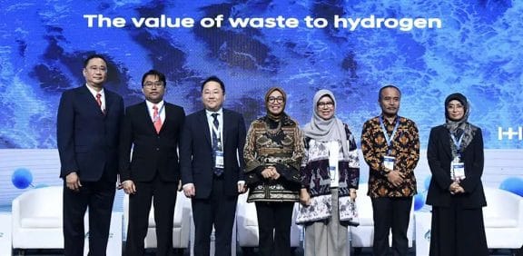 Group photo of participants at the W2H Indonesia project agreement