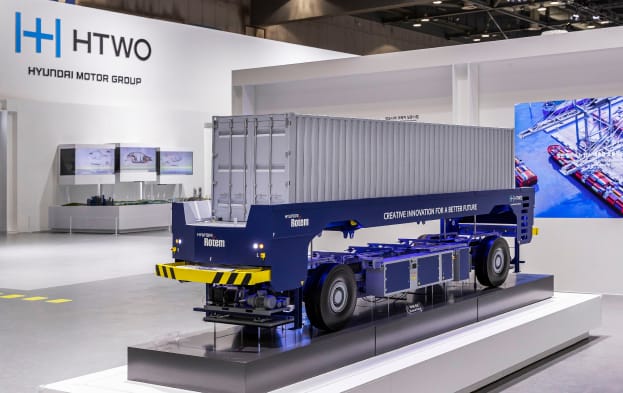 현대로템(HTWO)의 연료전지 탑재 항만 AGV 목업과 항만 운영 적용 사례 영상